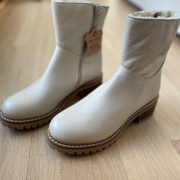 Bertuchi Made in Spain off White Boots with Fur lining, NWT EU 40, size 9 - Picture 3 of 7
